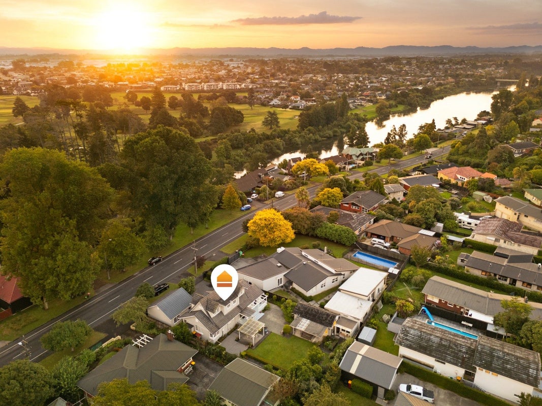992 River Road, Queenwood, Hamilton - Carousel 2