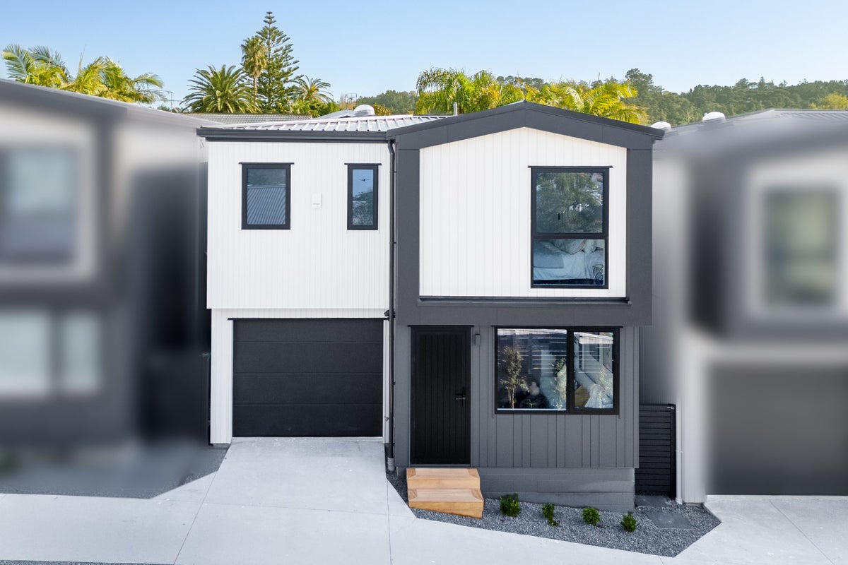9B O'Donn Avenue, Beach Haven, Auckland - Carousel 2