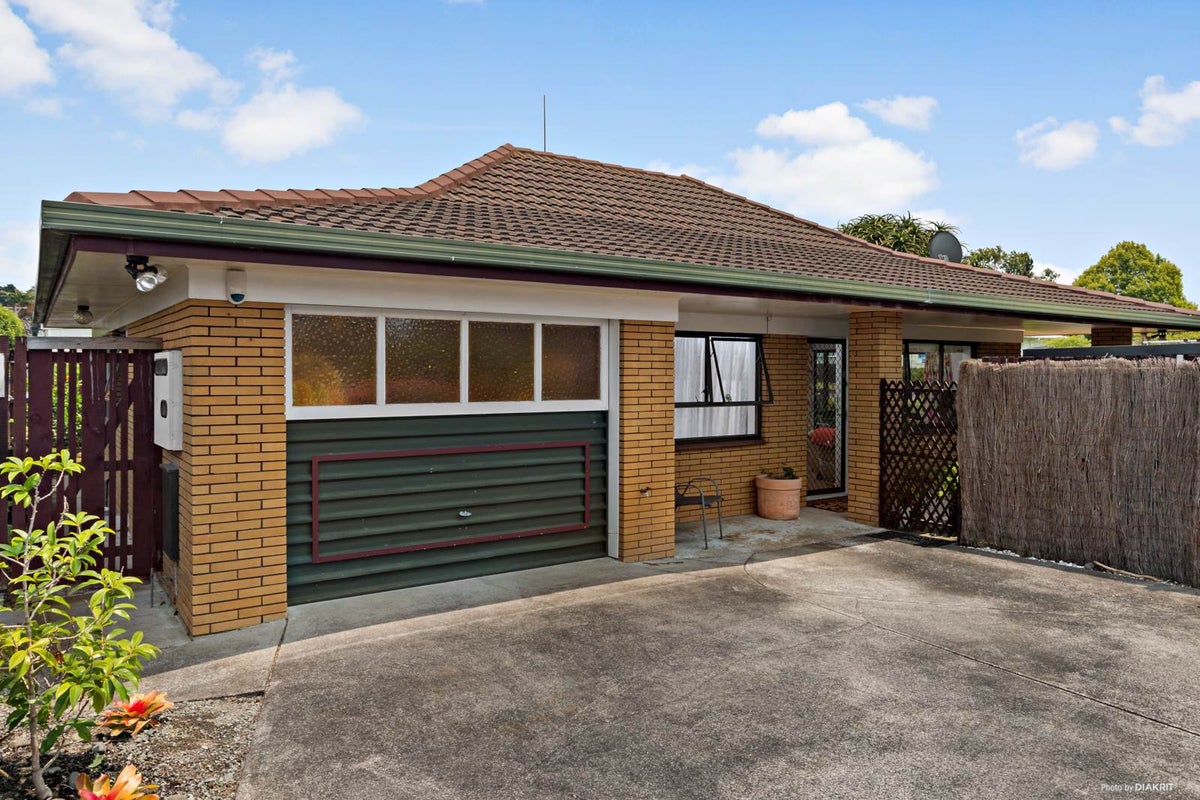 2/5 King Edward Avenue, Papakura, Auckland - Carousel 2