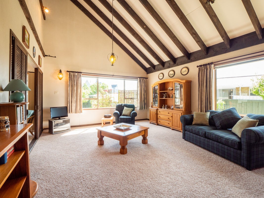 15 Estuary Crescent, Fairfield, Dunedin - Carousel 2