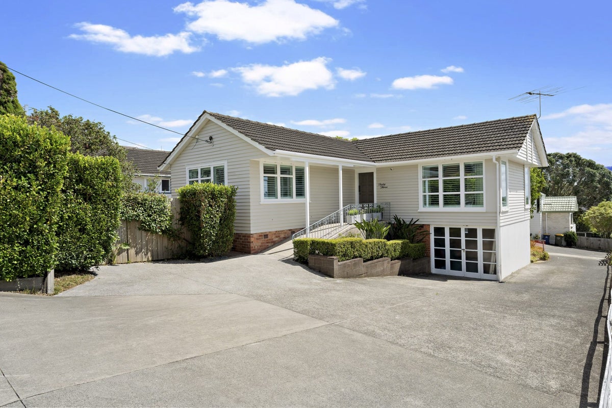 1/43 Raleigh Road, Northcote, Auckland - Carousel 1