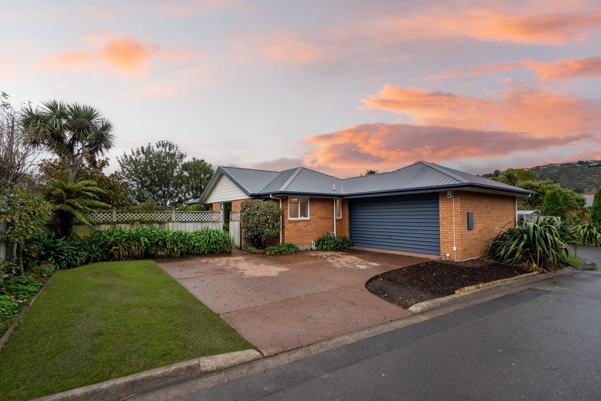 2 Carinya Lane, Heathcote Valley, Christchurch - Carousel 2