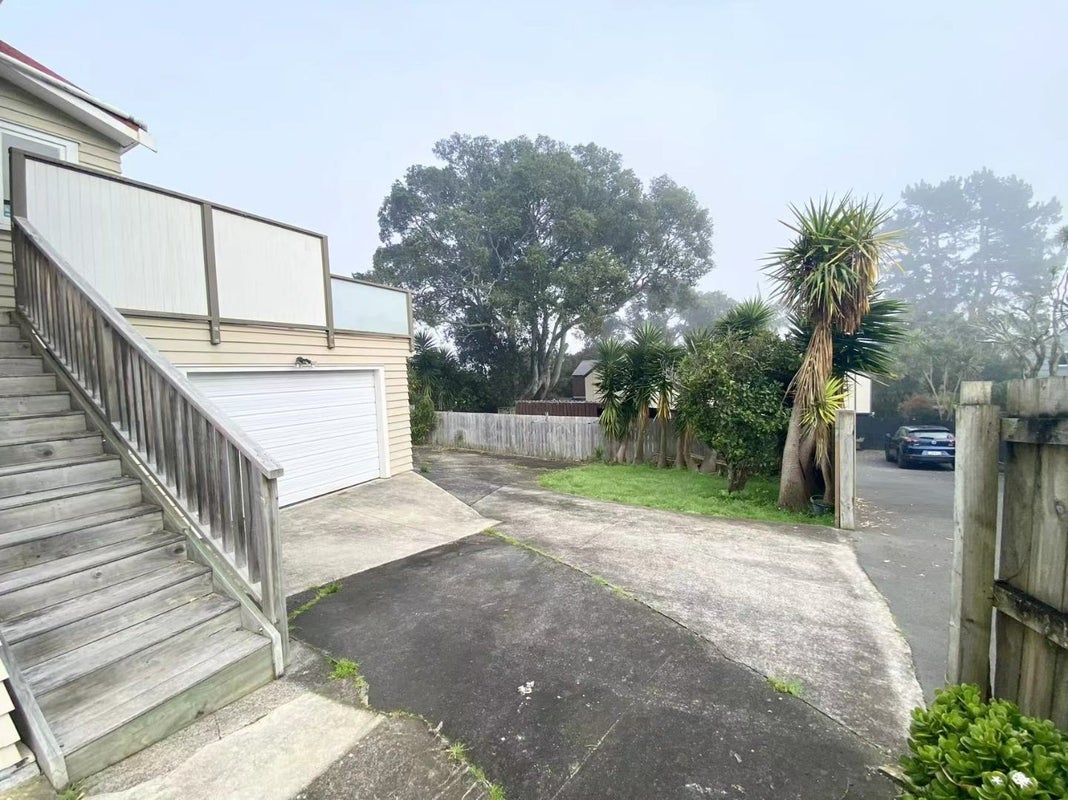 7 Seaside Avenue, Waterview, Auckland - Carousel 2