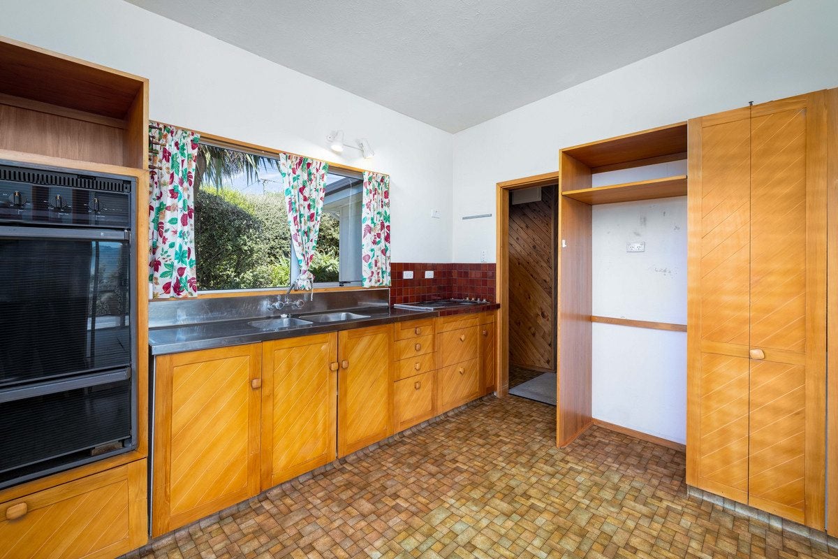 21 Whero Avenue, Diamond Harbour, Lyttelton - Carousel 1