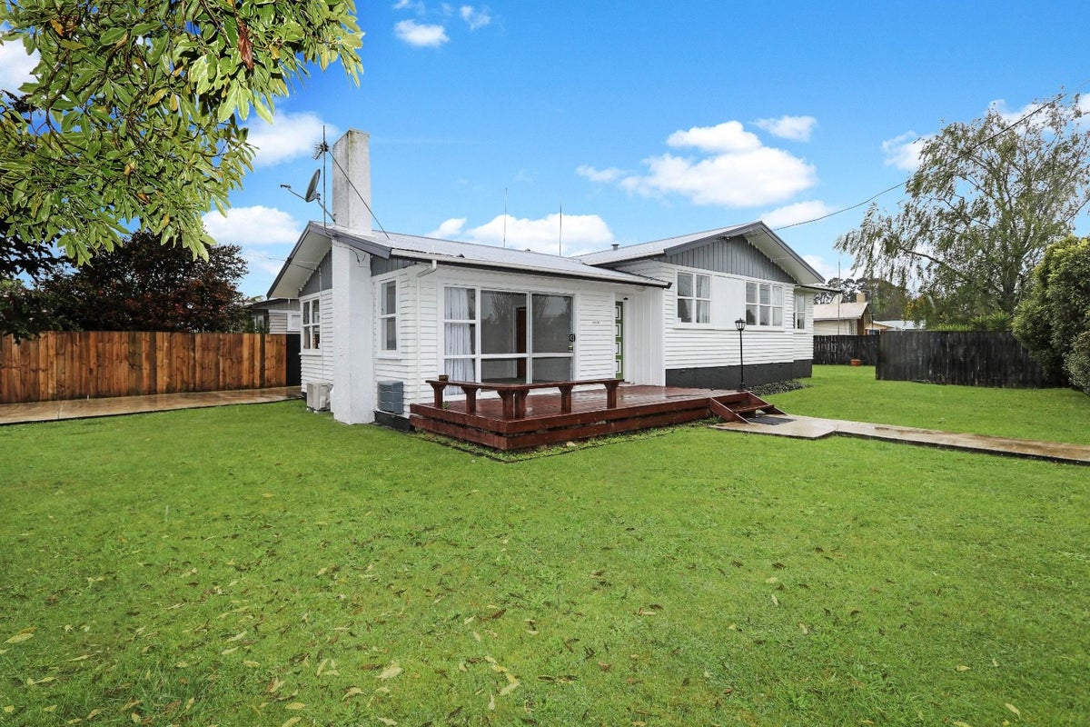 20 Oban Avenue, Glenview, Hamilton - Carousel 1
