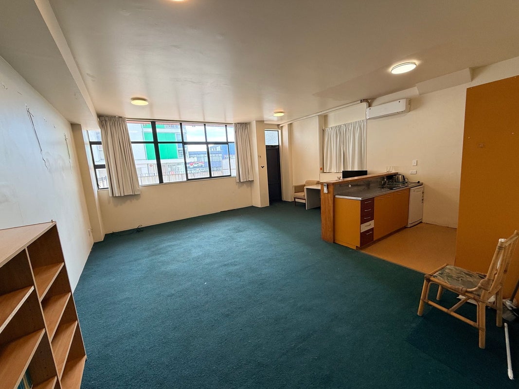 4 Torrens Terrace, Mount Cook, Wellington - Carousel 1