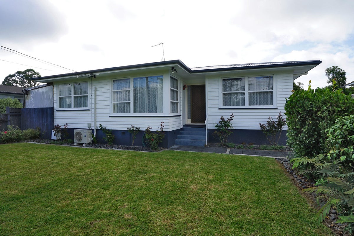 5 Manapouri Place, Glenview, Hamilton - Carousel 1
