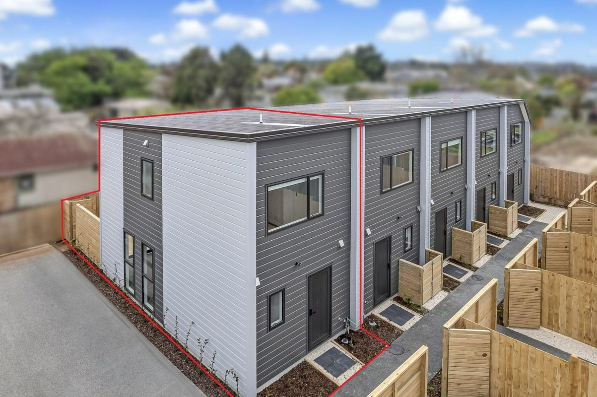 6/30 Bowater Place, Manurewa, Auckland - Carousel 1