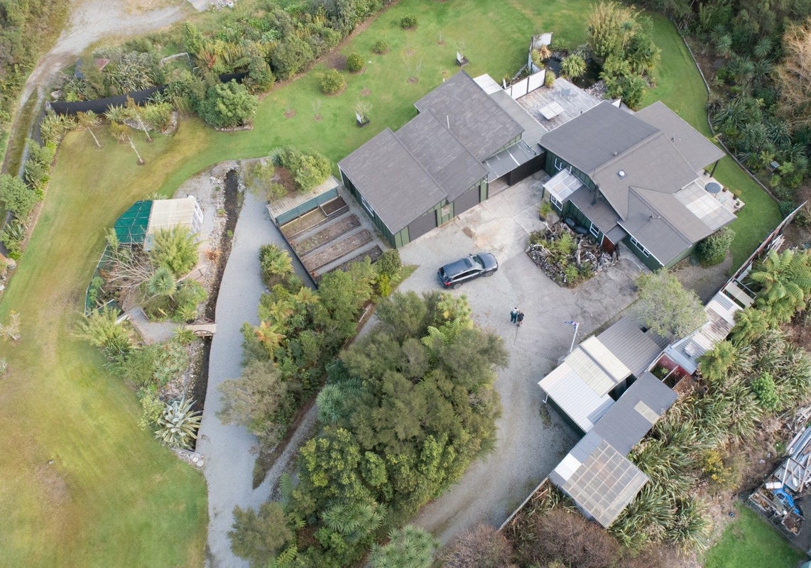26 Banbury Street, Waimangaroa, Westport - Carousel 1