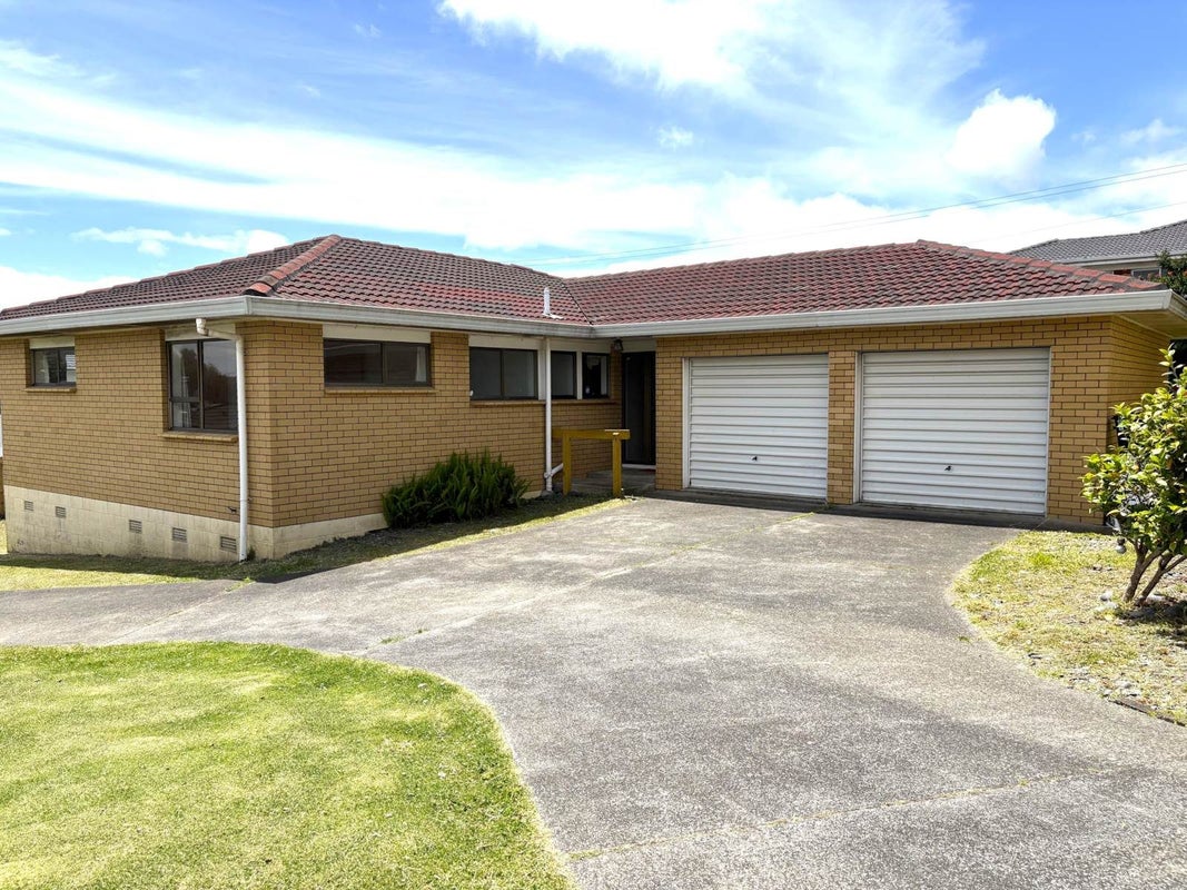 34B Taylor Road, Mangere Bridge, Auckland - Carousel 1