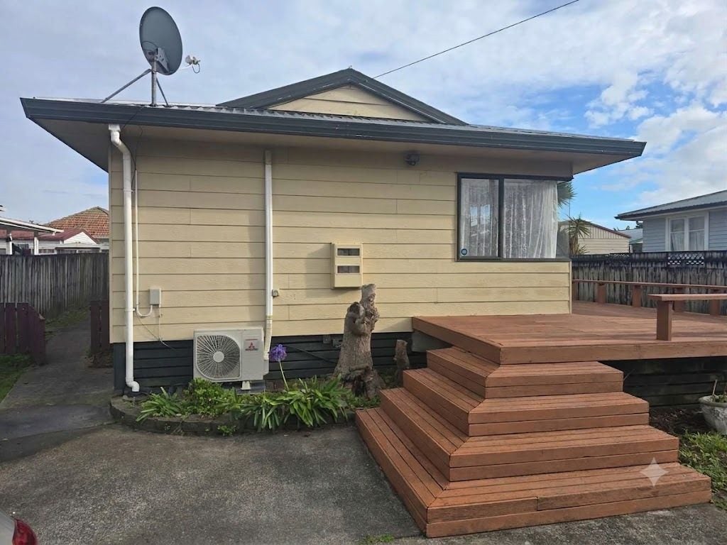 52 Kelwyn Road, Kelston, Auckland - Carousel 13