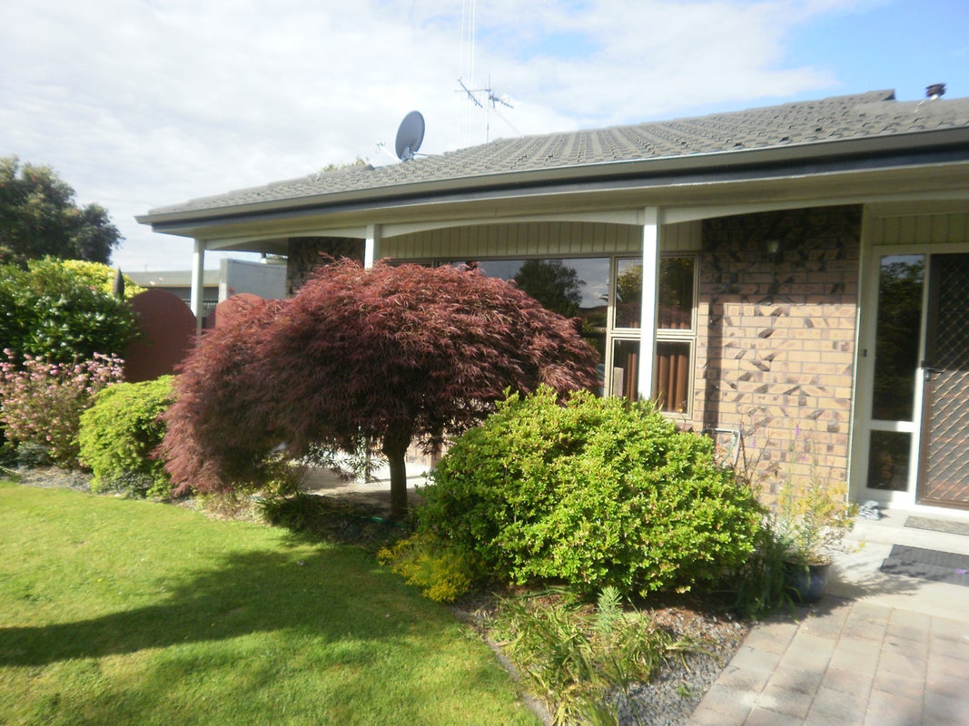 37 Chedworth Avenue, Chedworth, Hamilton - Carousel 1