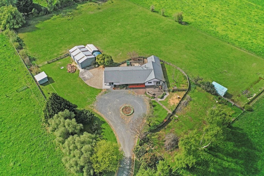 39 Pickering Road, Tamahere, Hamilton - Carousel 24