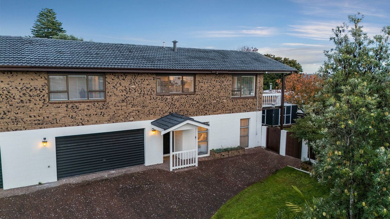 2/131 Mokoia Road, Birkenhead, Auckland - Carousel 2