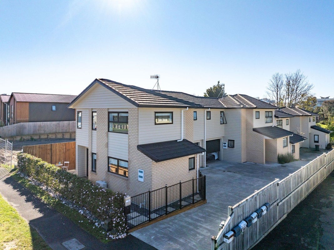 1/3 Manning Street, Hamilton Central, Hamilton - Carousel 1