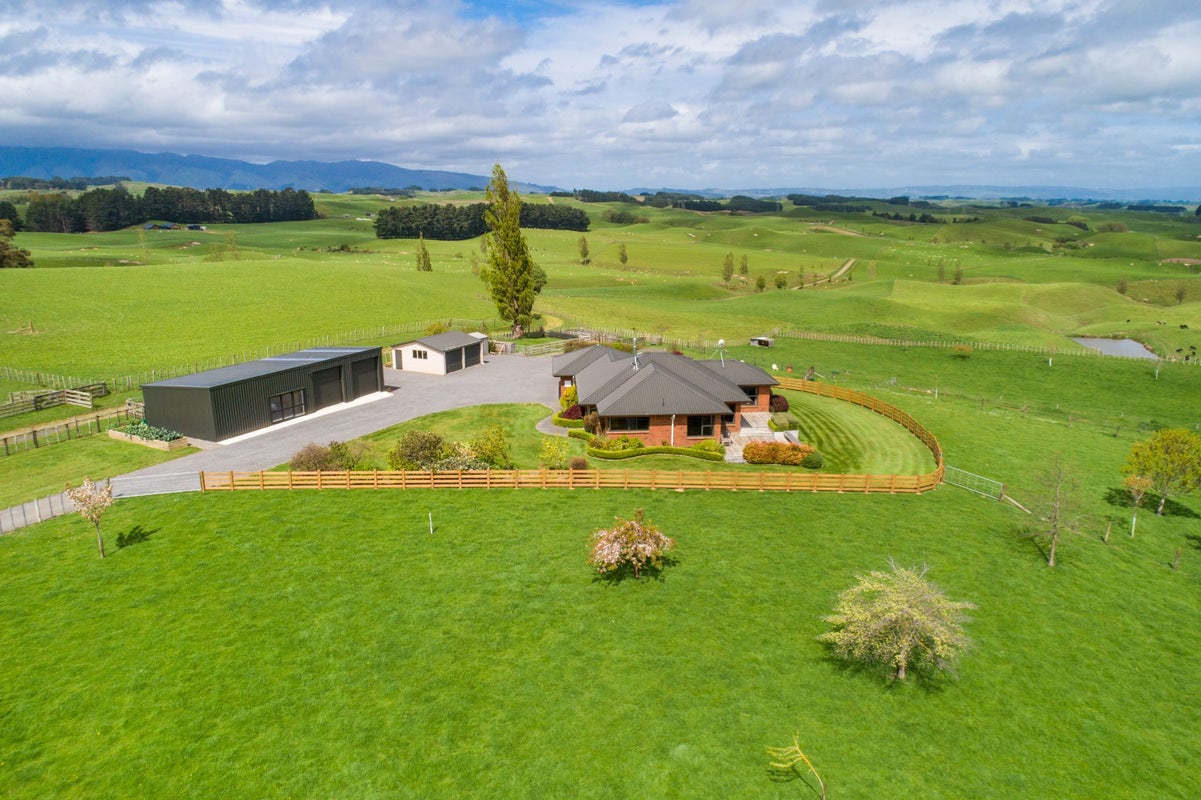 158 Finnis Road, Pohangina, Feilding - Carousel 1