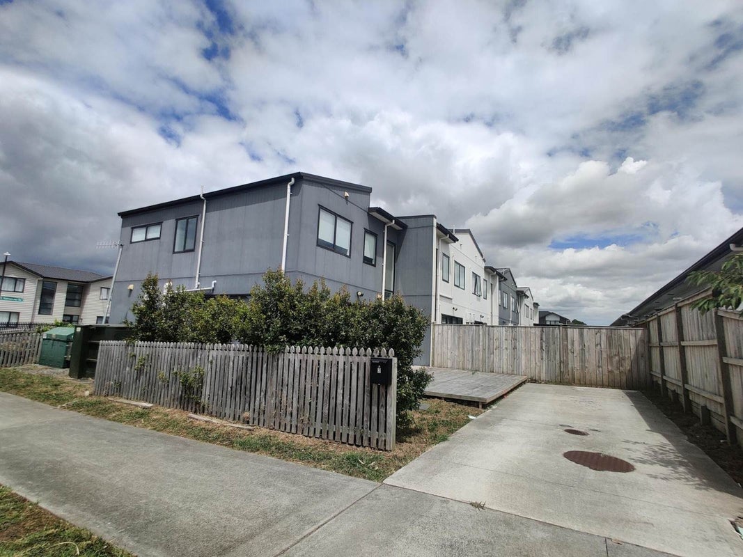 2 Lusitano Drive, Karaka, Papakura - Carousel 2