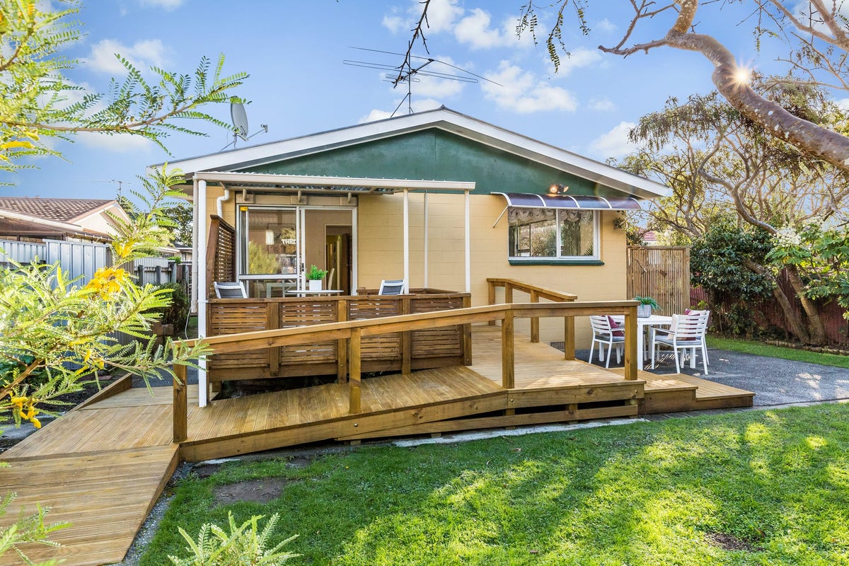 33B Vincent Street, Waterloo, Lower Hutt - Carousel 1