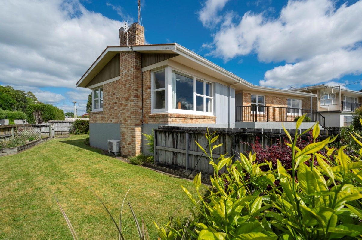 11A Miranda Street, Parkvale, Tauranga - Carousel 1