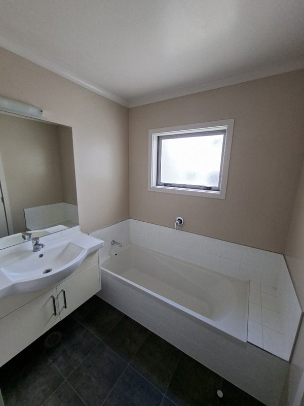 20D Kelvin Place, Hamilton East, Hamilton - Carousel 9