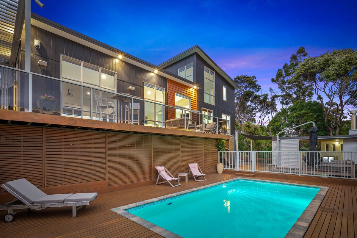 92 Pemberton Avenue, Bayview, Auckland - Carousel 1