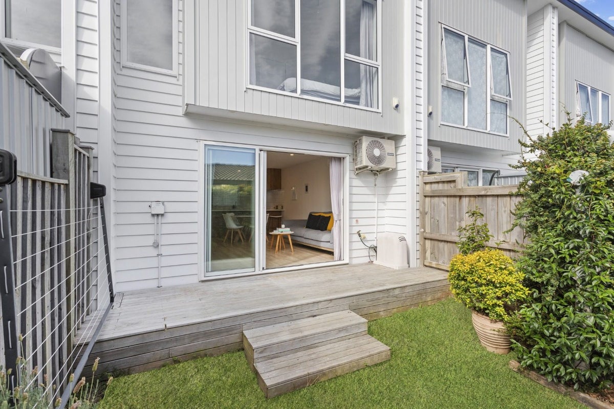 7/112 Astley Avenue, New Lynn, Auckland - Carousel 1
