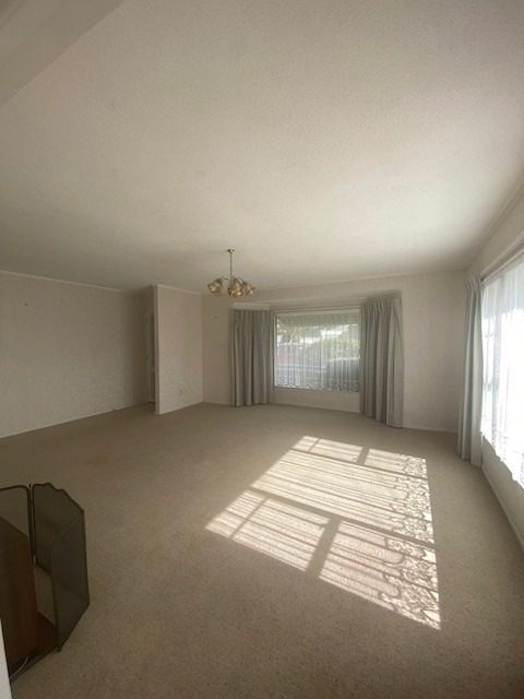 30 Oxford Street, Tawa, Wellington - Carousel 2
