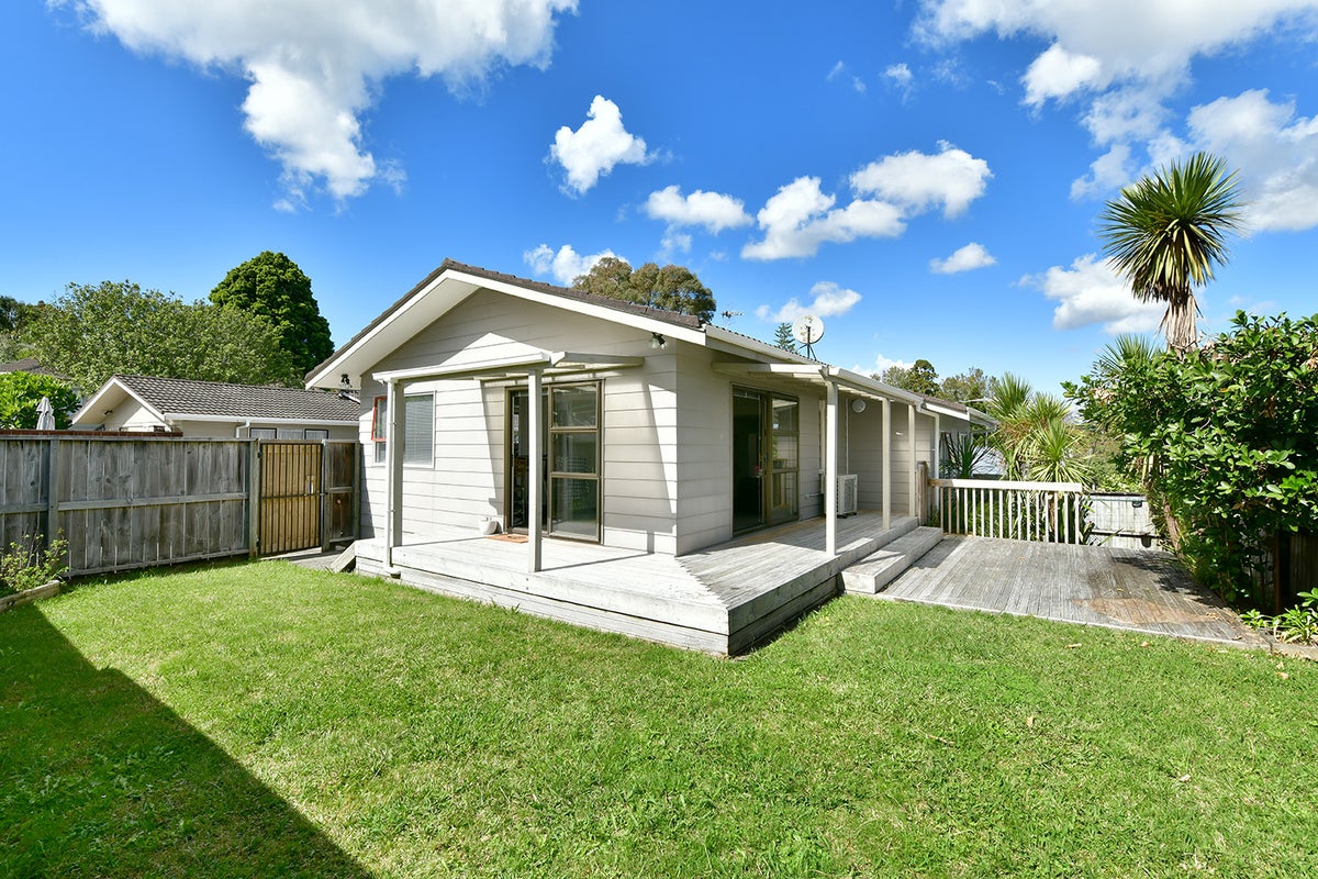 13 Wilkinson Way, Browns Bay, Auckland - Carousel 2