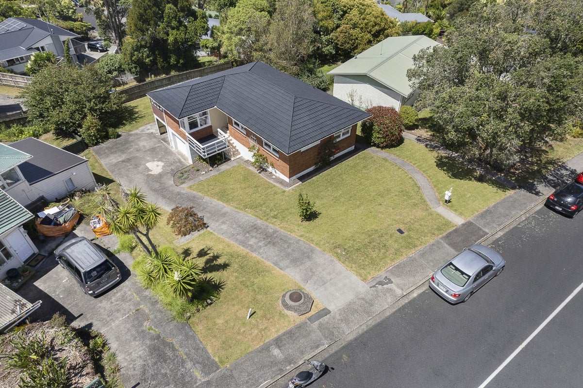 14 Bishopgate Street, Birkdale, Auckland - Carousel 2