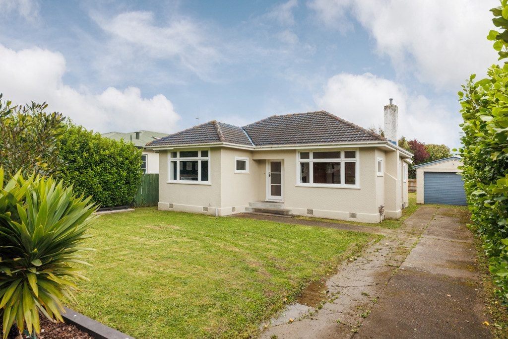 98 Manawatu Street, Hokowhitu, Palmerston North - Carousel 1