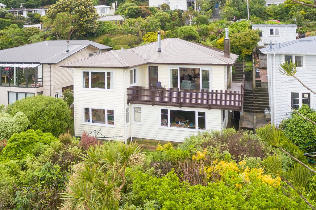 11 Winston Street, Crofton Downs, Wellington - Carousel 1