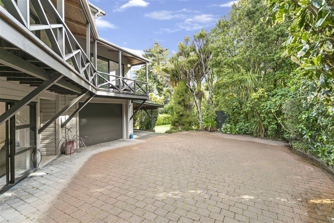 49A Cockle Bay Road, Cockle Bay, Auckland - Carousel 2