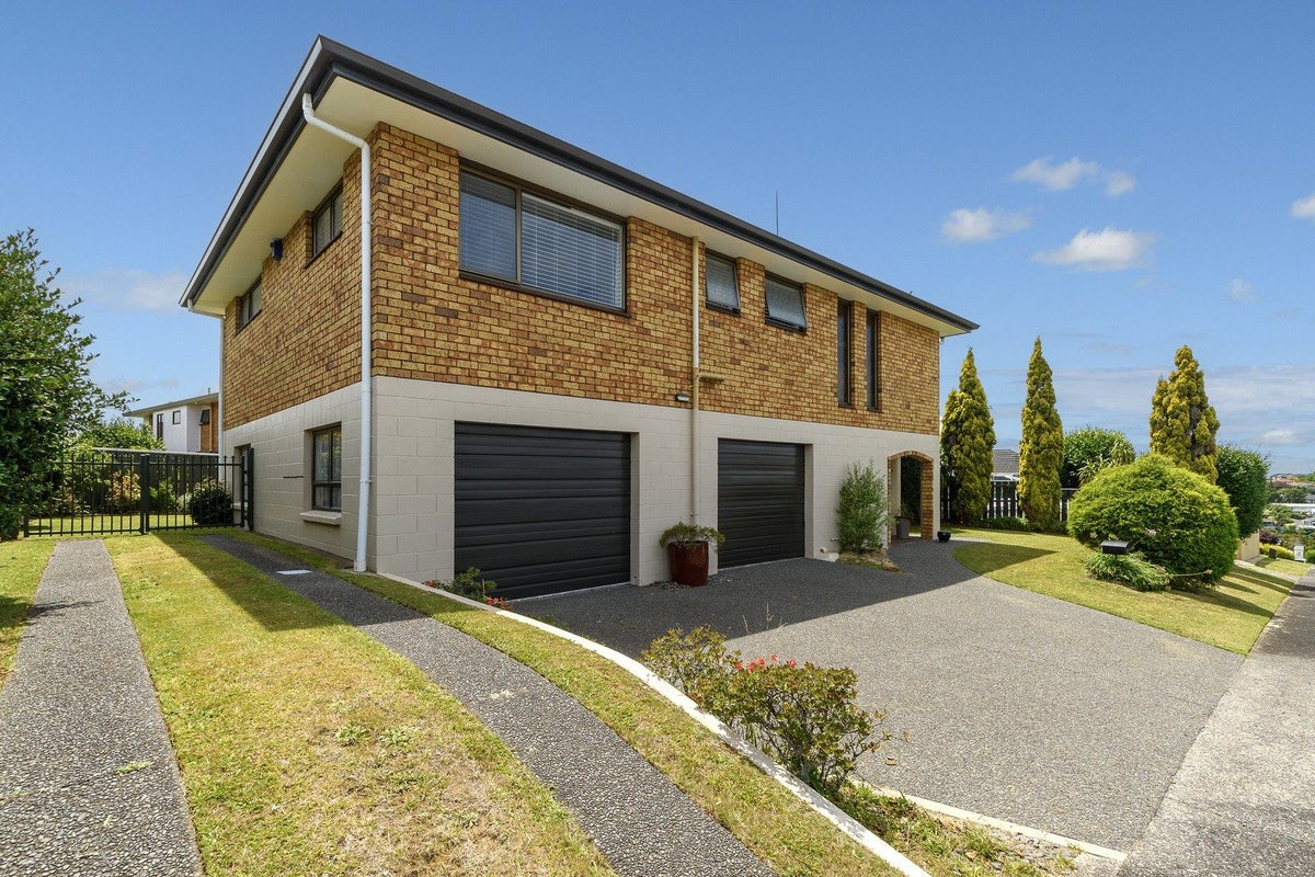 34 Whitaker Street, Otumoetai, Tauranga - Carousel 1