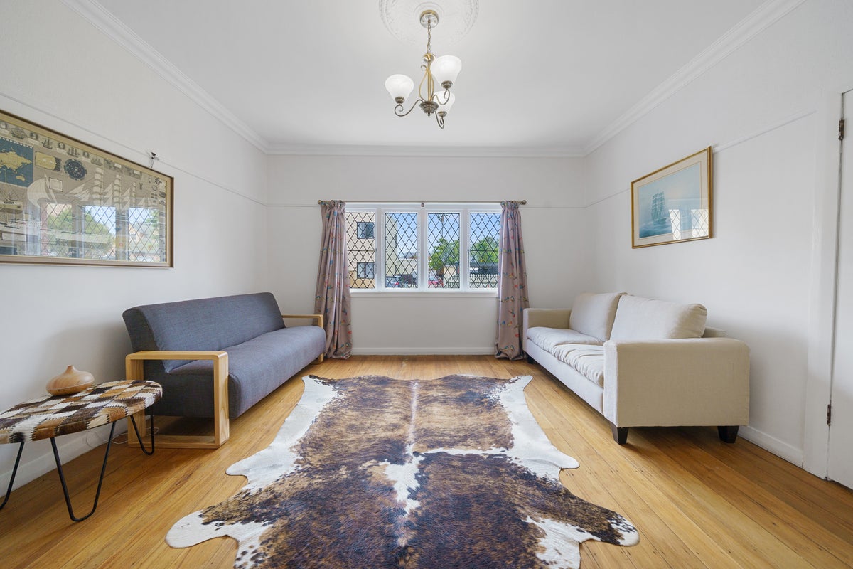 1 Nicholls Avenue, Petone, Lower Hutt - Carousel 2