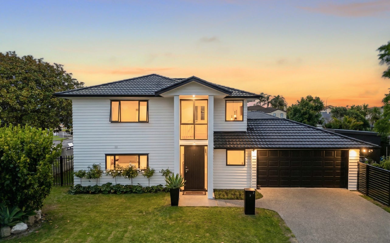 2 Tollana Road, Te Atatu Peninsula, Auckland - Carousel 1