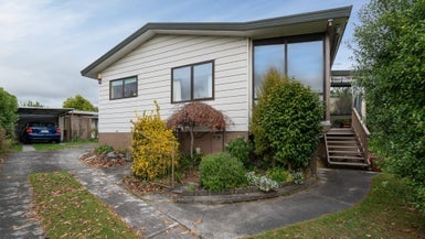 14 Epping Place, Richmond Heights, Taupo - Carousel 1