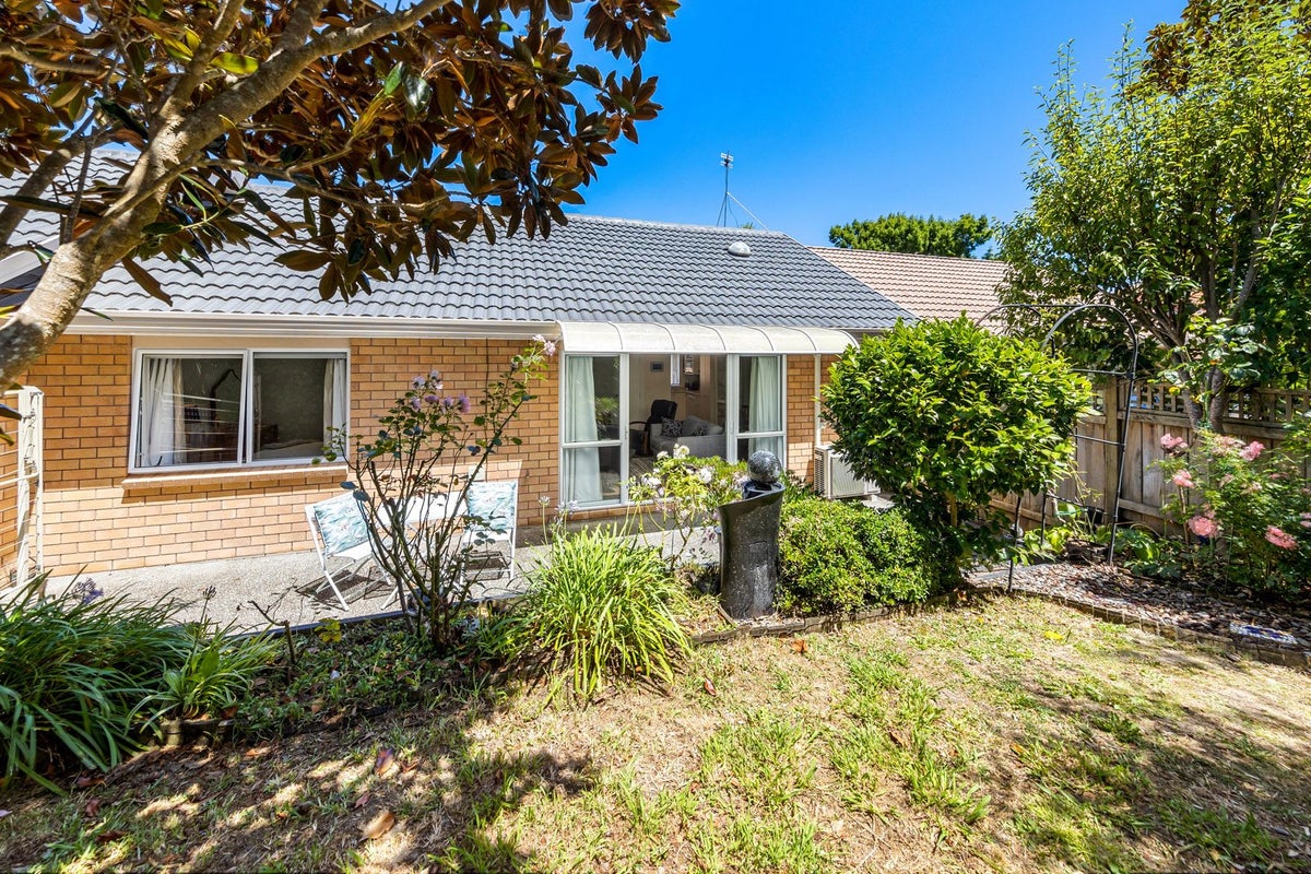 11A Central Park Drive, Te Atatu South, Auckland - Carousel 1