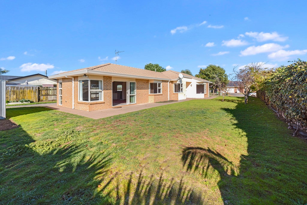 9 Larisa Grove, Papamoa Beach, Papamoa - Carousel 1