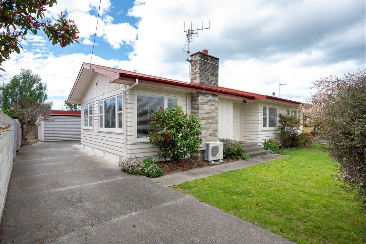 60 Wycliffe Street, Onekawa, Napier - Carousel 1