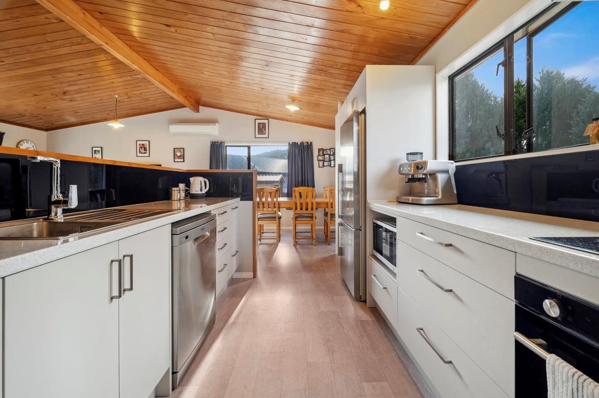 25 Goldie Street, Pukehangi, Rotorua - Carousel 1