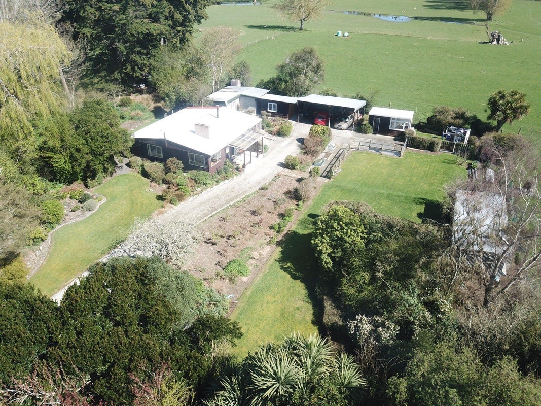 25 Browns Road, Tuapeka Mouth - Carousel 18