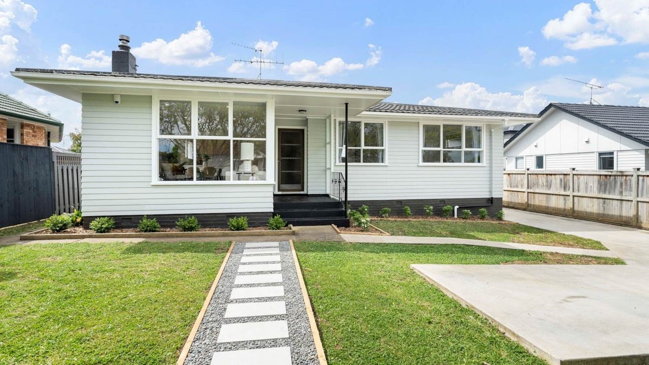 5 Ussher Place, Pakuranga Heights, Auckland - Carousel 1