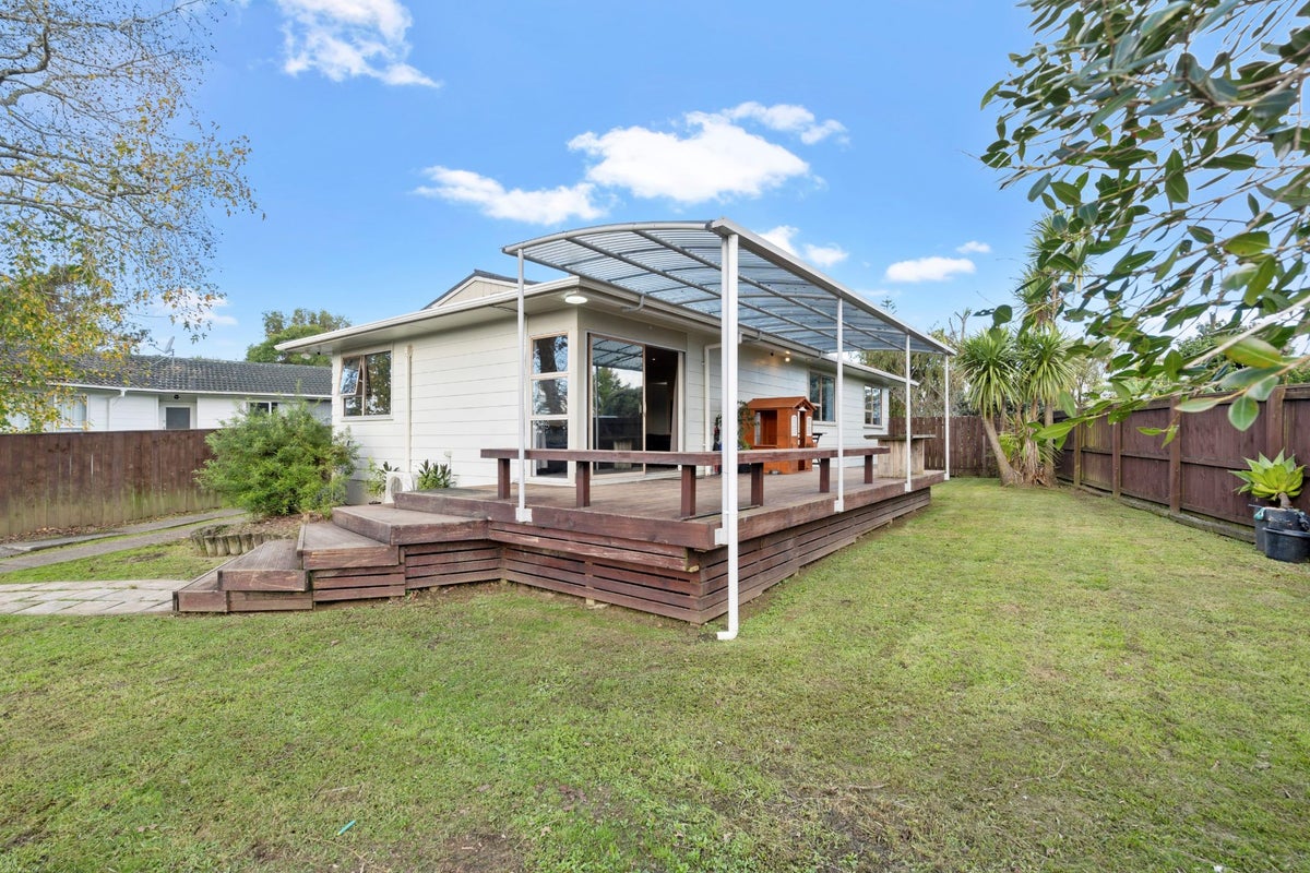 9 Murillo Place, Henderson, Auckland - Carousel 1