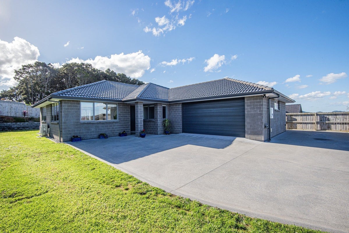 18 Maui Place, Kamo, Whangarei - Carousel 1