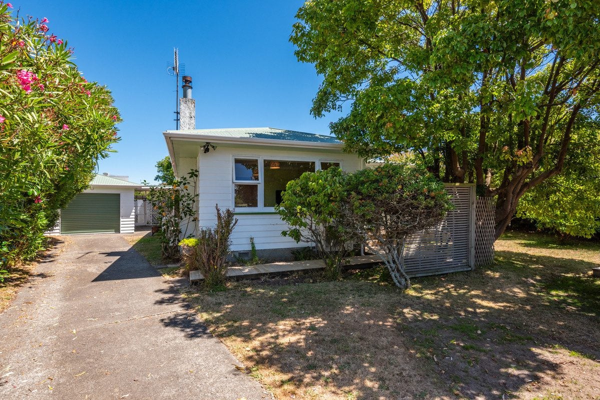 30 Anthony Grove, Paraparaumu Beach, Paraparaumu - Carousel 1