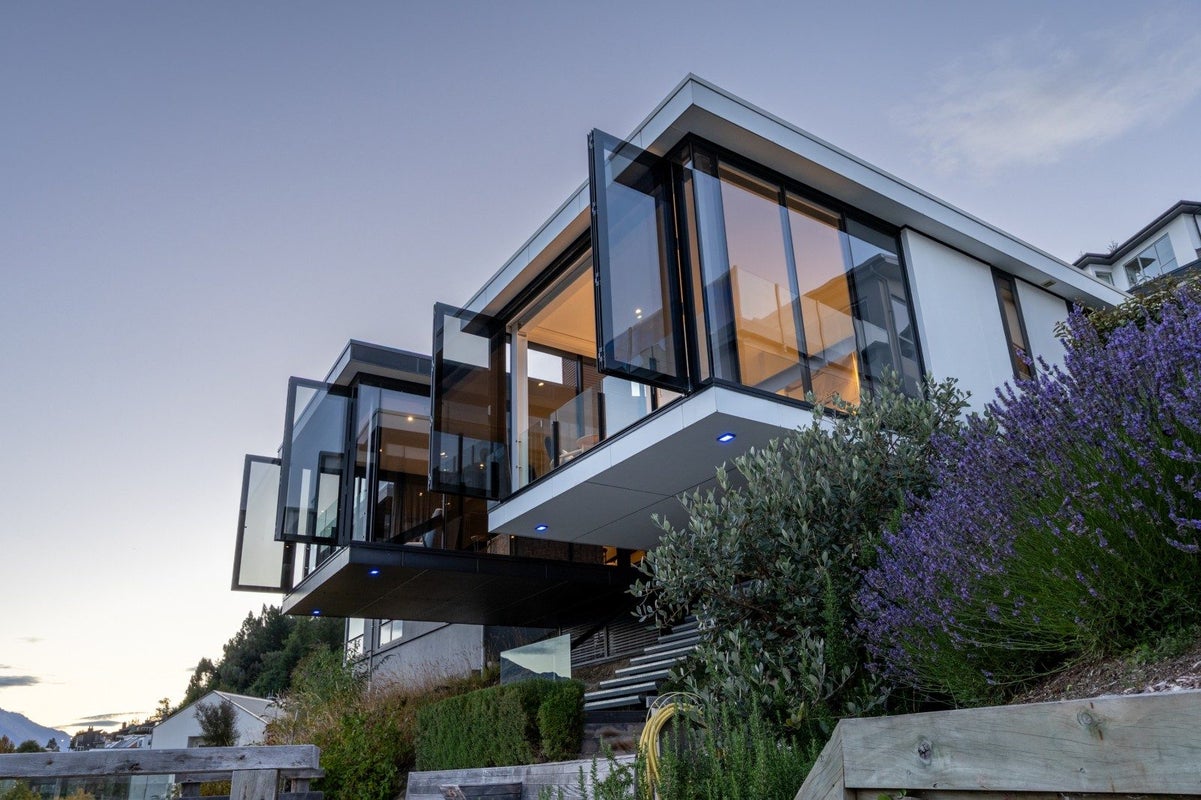 8A Olivers Place, Queenstown, Queenstown - Carousel 1
