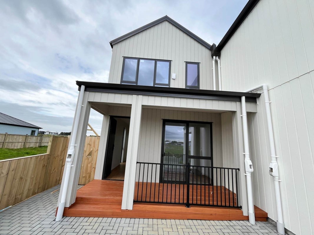 35 Kaapehu Street, Karaka, Papakura - Carousel 16