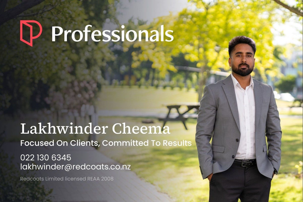 1 Wakefield Terrace, Tawa, Wellington - Carousel 28
