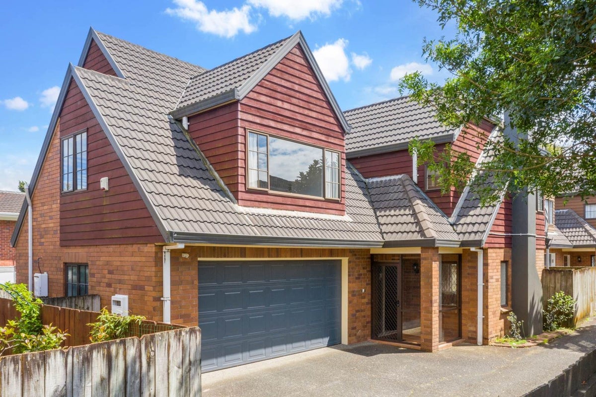 2/21 King Edward Avenue, Epsom, Auckland - Carousel 1