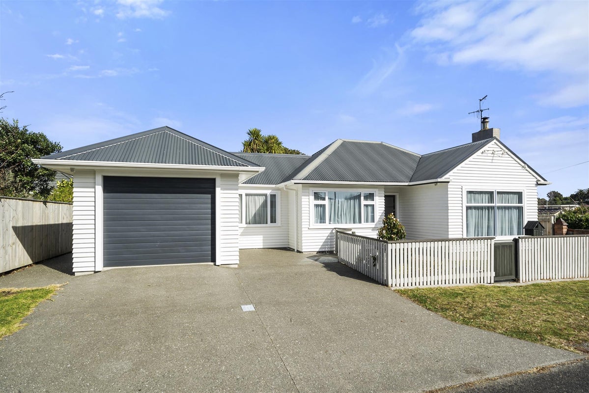 10 Karaka Grove, Raumati Beach, Paraparaumu - Carousel 1